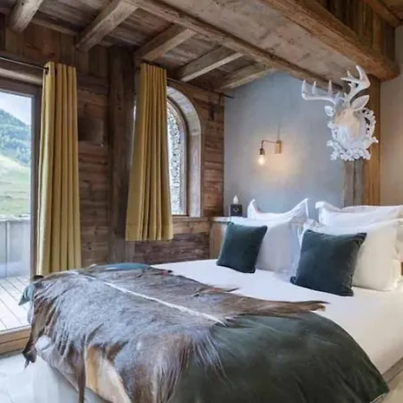 Designed Chalet With Ski-in Ski-out Access * Val-dʼIsère