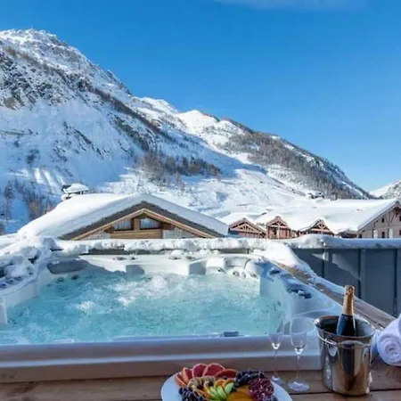 Designed Chalet With Ski-in Ski-out Access Val-dʼIsère