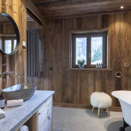 Designed Chalet With Ski-in Ski-out Access Villa Val-dʼIsère