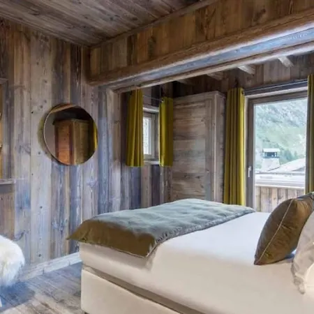 Designed Chalet With Ski-in Ski-out Access *