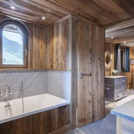 Designed Chalet With Ski-in Ski-out Access Villa Val-dʼIsère