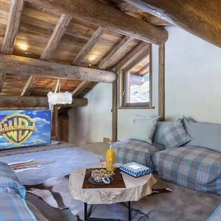 Designed Chalet With Ski-in Ski-out Access *
