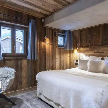 Designed Chalet With Ski-in Ski-out Access Villa